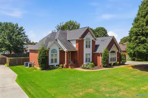 218 Wildflower Ct, Huntsville, AL 35811