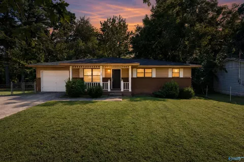 506 Eastbrook Cir, Huntsville, AL 35811