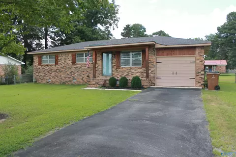 309 Star St, Hartselle, AL 35640