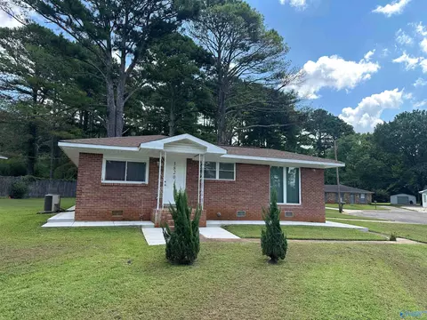3820 NE Melody Rd, Huntsville, AL 35811