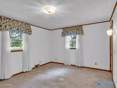 Bedroom - 274 County Road 337, Section, AL 35771 photo 2 of 2