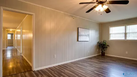 Entry Way - 901 3rd Ave, Arab, AL 35016 photo 2 of 2