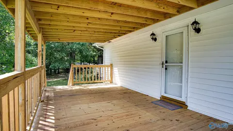 Exterior - 901 3rd Ave, Arab, AL 35016 photo 2 of 5