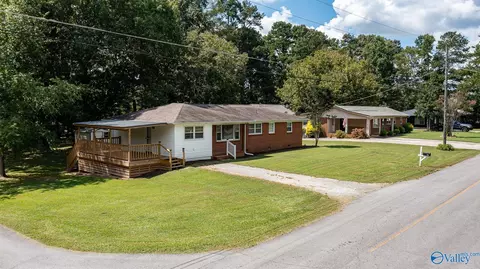 View/Area - 901 3rd Ave, Arab, AL 35016 photo 1 of 4