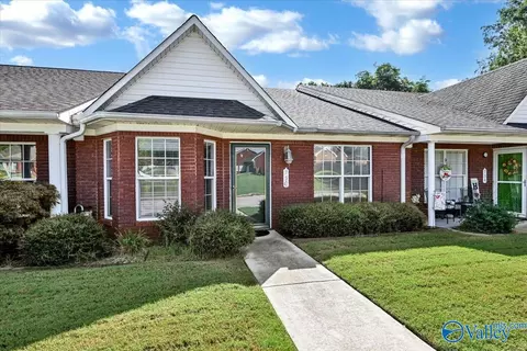 752 Martin St, Hartselle, AL 35640