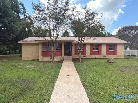 401 S Edgemont Cir, Huntsville, AL 35811