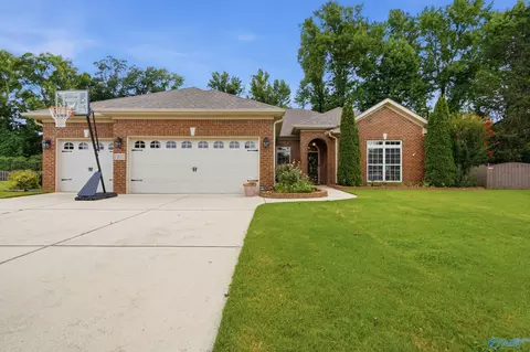 7202 Avonwood Ln SE, Owens Cross Roads, AL 35763