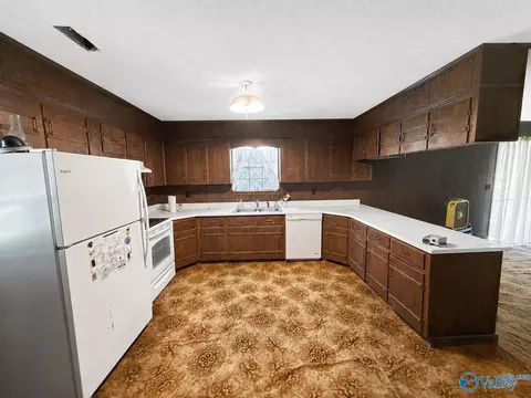 Kitchen - 258 N Mountain Dr, Trinity, AL 35673 photo 2 of 2