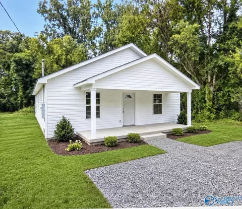 2806 Cambron St, Gadsden, AL 35904