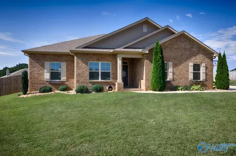 106 School Bell Ln, Huntsville, AL 35811