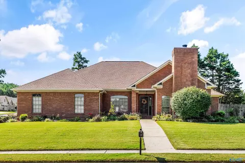 194 Greenlawn Dr, Meridianville, AL 35759