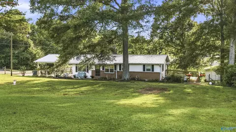 298 Dekalb Dr, Rainsville, AL 35986