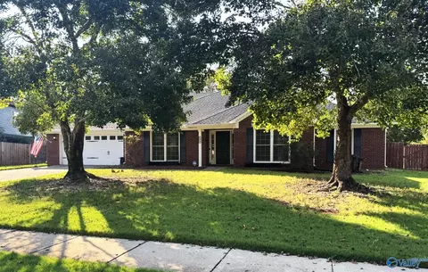 2379 Villaret Dr, Huntsville, AL 35803