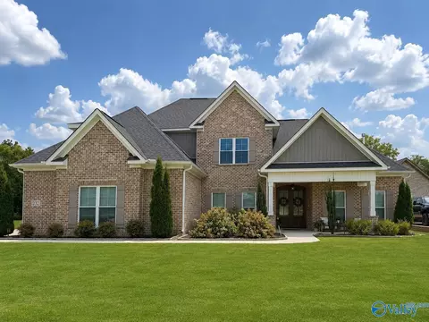 232 Midland Dr, Brownsboro, AL 35741