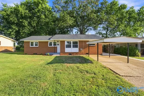 4214 Coffee Dr, Huntsville, AL 35805