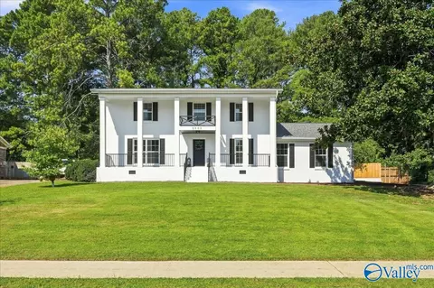 8908 SE Willow Hills Dr, Huntsville, AL 35802