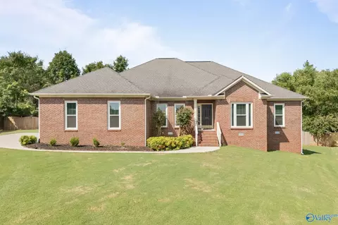 253 Natchez Trl, Huntsville, AL 35806