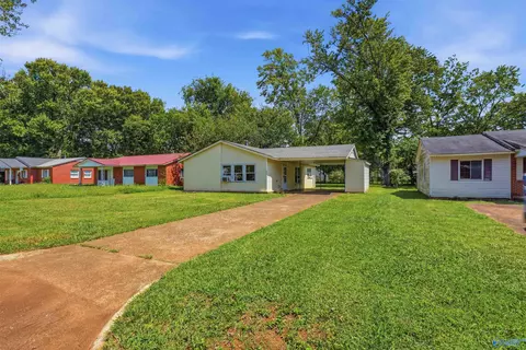 1018 7th Ave, Decatur, AL 35601