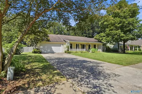 14875 Clovercrest Dr, Huntsville, AL 35803
