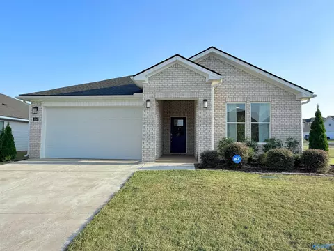 124 Harvest Moon Dr, Harvest, AL 35749