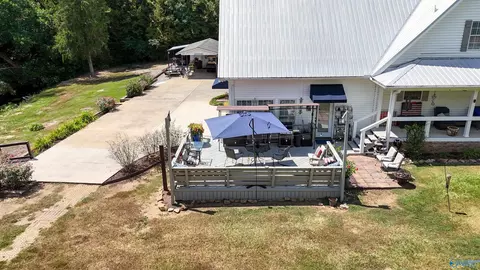 Exterior - 354 Fallon Dr, Hamilton, AL 35570 photo 9 of 12