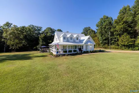 Exterior - 354 Fallon Dr, Hamilton, AL 35570 photo 2 of 12