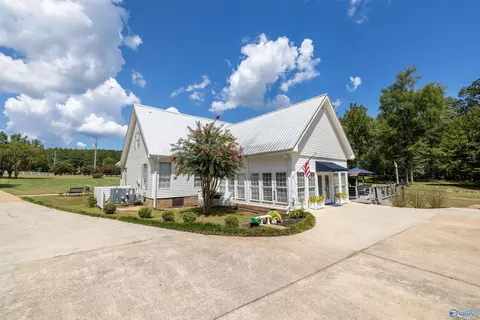 Exterior - 354 Fallon Dr, Hamilton, AL 35570 photo 5 of 12