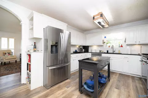Kitchen - 354 Fallon Dr, Hamilton, AL 35570 photo 2 of 4