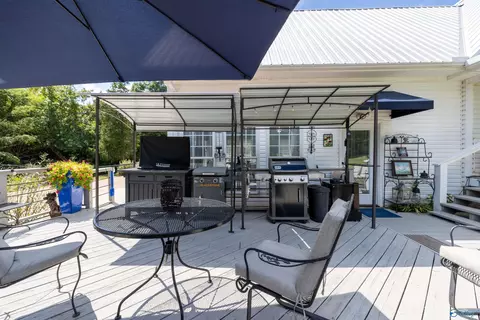 Exterior - 354 Fallon Dr, Hamilton, AL 35570 photo 7 of 12