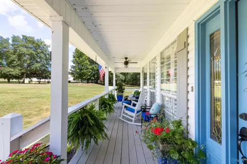 Exterior - 354 Fallon Dr, Hamilton, AL 35570 photo 4 of 12