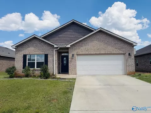 16008 Glenncrest Ln, Harvest, AL 35749