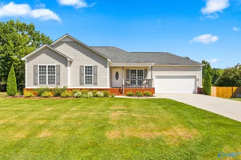 111 Tanner Ridge Cir, New Market, AL 35761