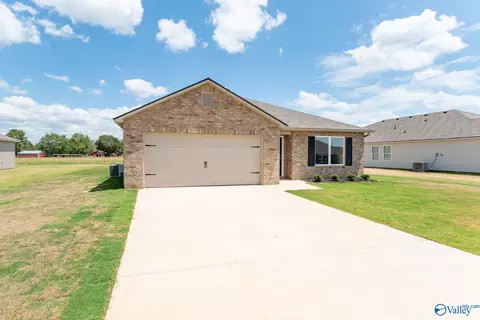 412 Delia Ann Ln, Huntsville, AL 35811