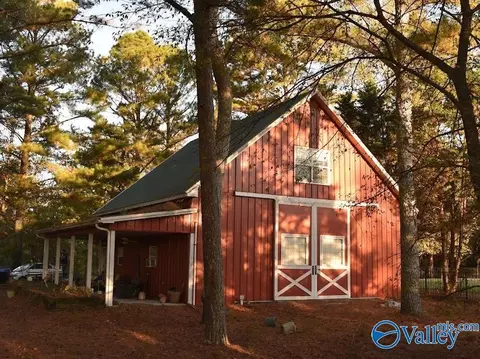 157 Edmonds Dr, Grant, AL 35747 photo 3