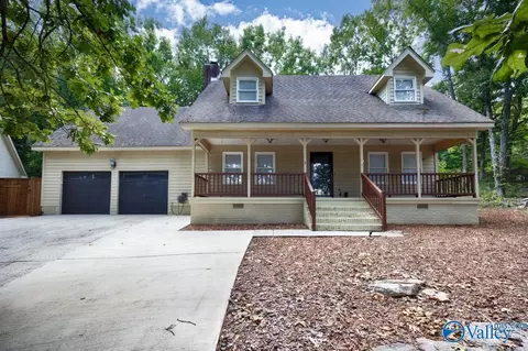 600 Nightingale Cir, Huntsville, AL 35803