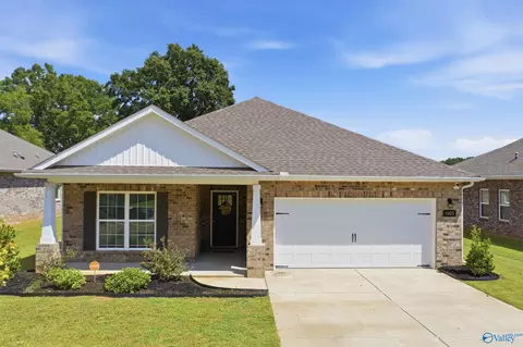 9105 Monteagle Blvd, Owens Cross Roads, AL 35763