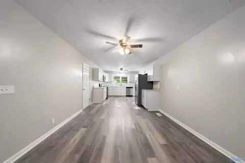 Entry Way - 1024 E Tomahawk Trl, Gadsden, AL 35903 photo 2 of 5