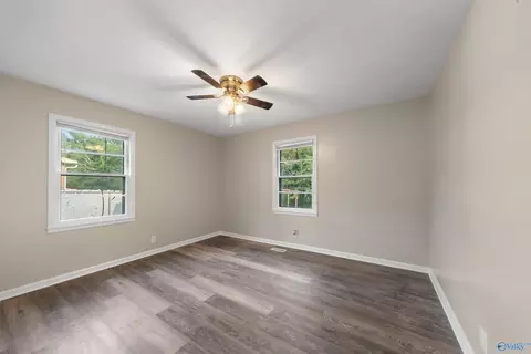 Bedroom - 1024 E Tomahawk Trl, Gadsden, AL 35903 photo 3 of 3