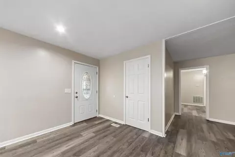 Entry Way - 1024 E Tomahawk Trl, Gadsden, AL 35903 photo 1 of 5