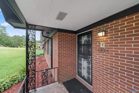 Exterior - 1024 E Tomahawk Trl, Gadsden, AL 35903 photo 6 of 10