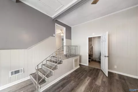 Entry Way - 1024 E Tomahawk Trl, Gadsden, AL 35903 photo 4 of 5