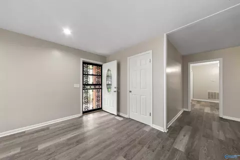 Entry Way - 1024 E Tomahawk Trl, Gadsden, AL 35903 photo 3 of 5