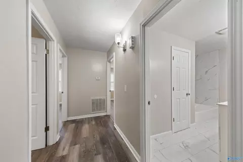 Entry Way - 1024 E Tomahawk Trl, Gadsden, AL 35903 photo 5 of 5