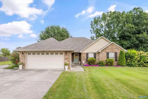 23886 May Ln, Athens, AL 35613