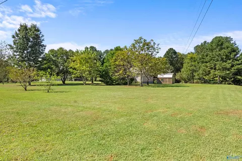 Exterior - 2011 Croft Ferry Rd, Hokes Bluff, AL 35903 photo 5 of 6