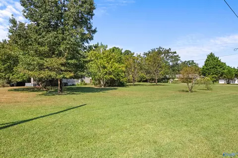 Exterior - 2011 Croft Ferry Rd, Hokes Bluff, AL 35903 photo 4 of 6