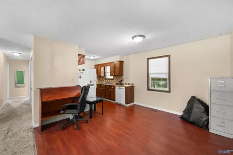 Entry Way - 2011 Croft Ferry Rd, Hokes Bluff, AL 35903 photo 3 of 3