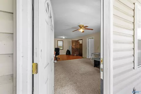 Entry Way - 2011 Croft Ferry Rd, Hokes Bluff, AL 35903 photo 1 of 3
