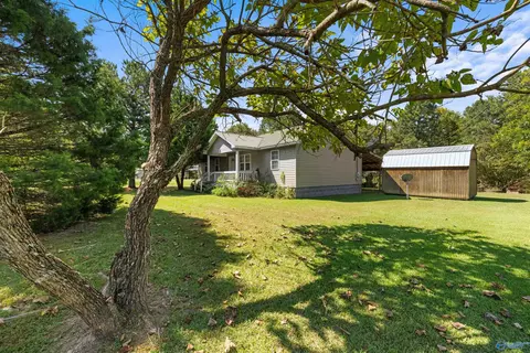 Exterior - 2011 Croft Ferry Rd, Hokes Bluff, AL 35903 photo 2 of 6