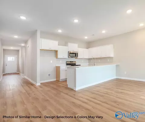 Entry Way - 922 Strain Rd, Athens, AL 35613 photo 1 of 3